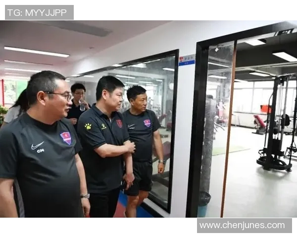 成都羽毛球队配合技巧分析与战术探讨助力团队提升竞技水平