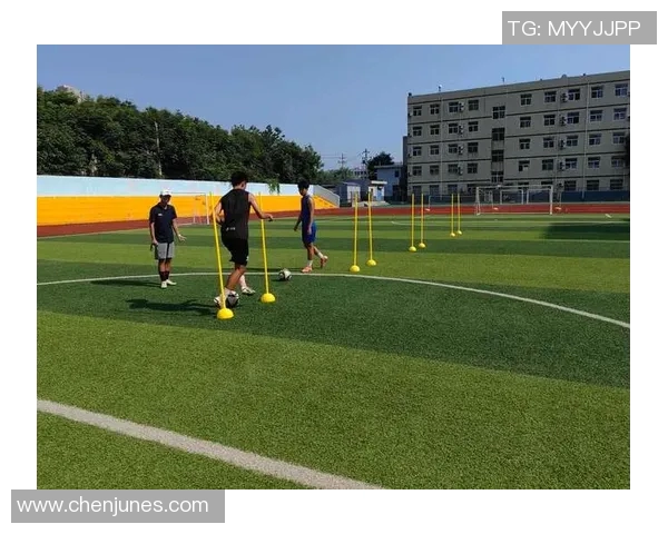 西安足球队的逆袭之旅：从低谷到巅峰的奋斗与荣耀