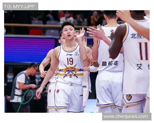 刘晓宇的篮球之路从青涩少年到职业赛场的辉煌历程与奋斗故事 刘晓宇的篮球之路从青涩少年到职业赛场的辉煌历程与奋斗故事