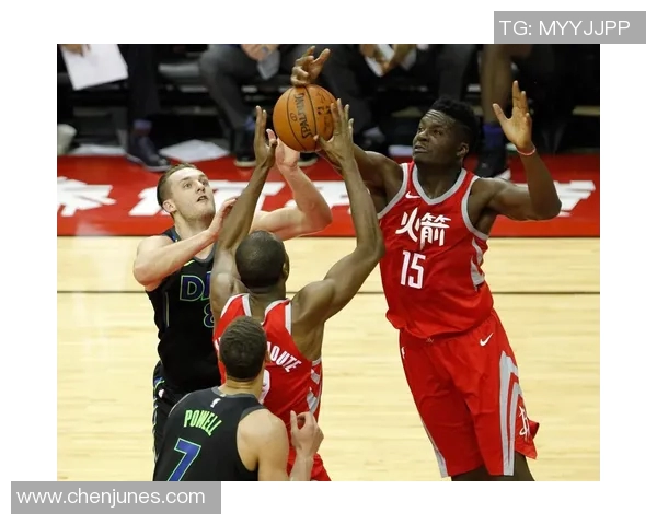 火箭队与独行侠的激烈对决NBA赛场上的精彩瞬间与战术较量