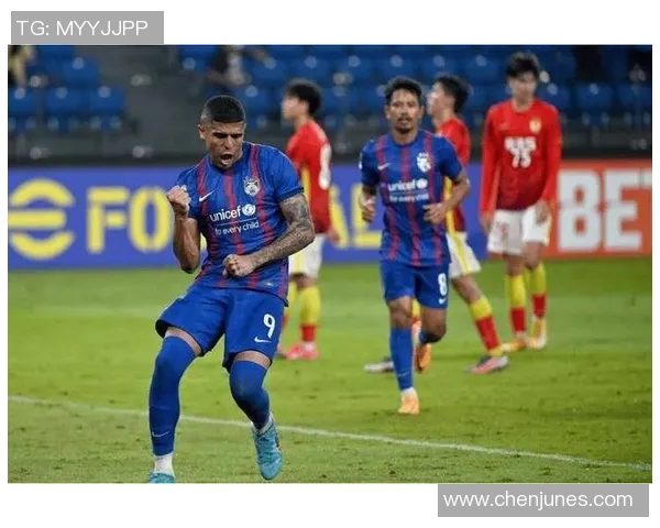 阿青年与拉努斯的激烈对决揭示了足球战术的博弈与球队精神的较量