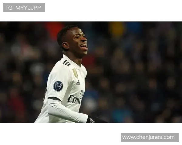 维尼修斯的崛起与挑战：从天才少年到足球巨星的奋斗历程