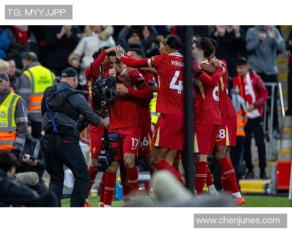 切尔西与阿森纳激战8月19日英超巅峰对决引发球迷热议